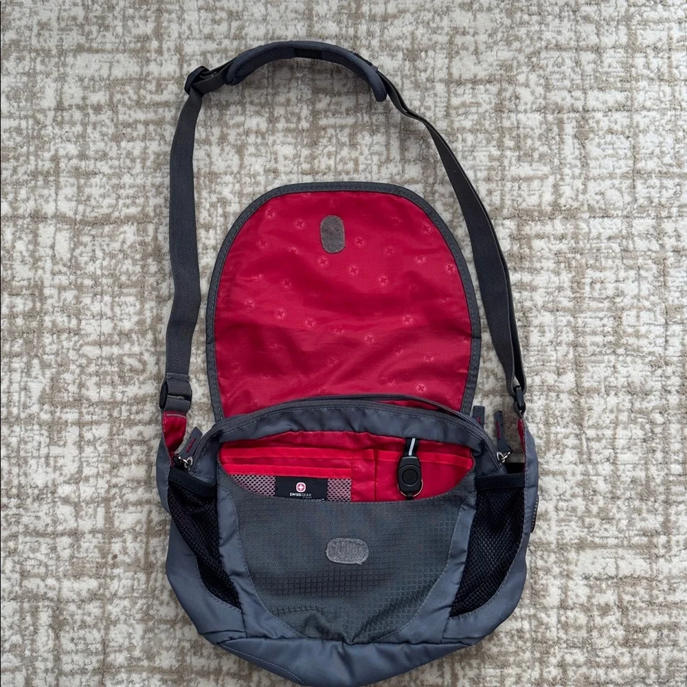 Victorinox Unisex Mini Crossbody Messenger Bag